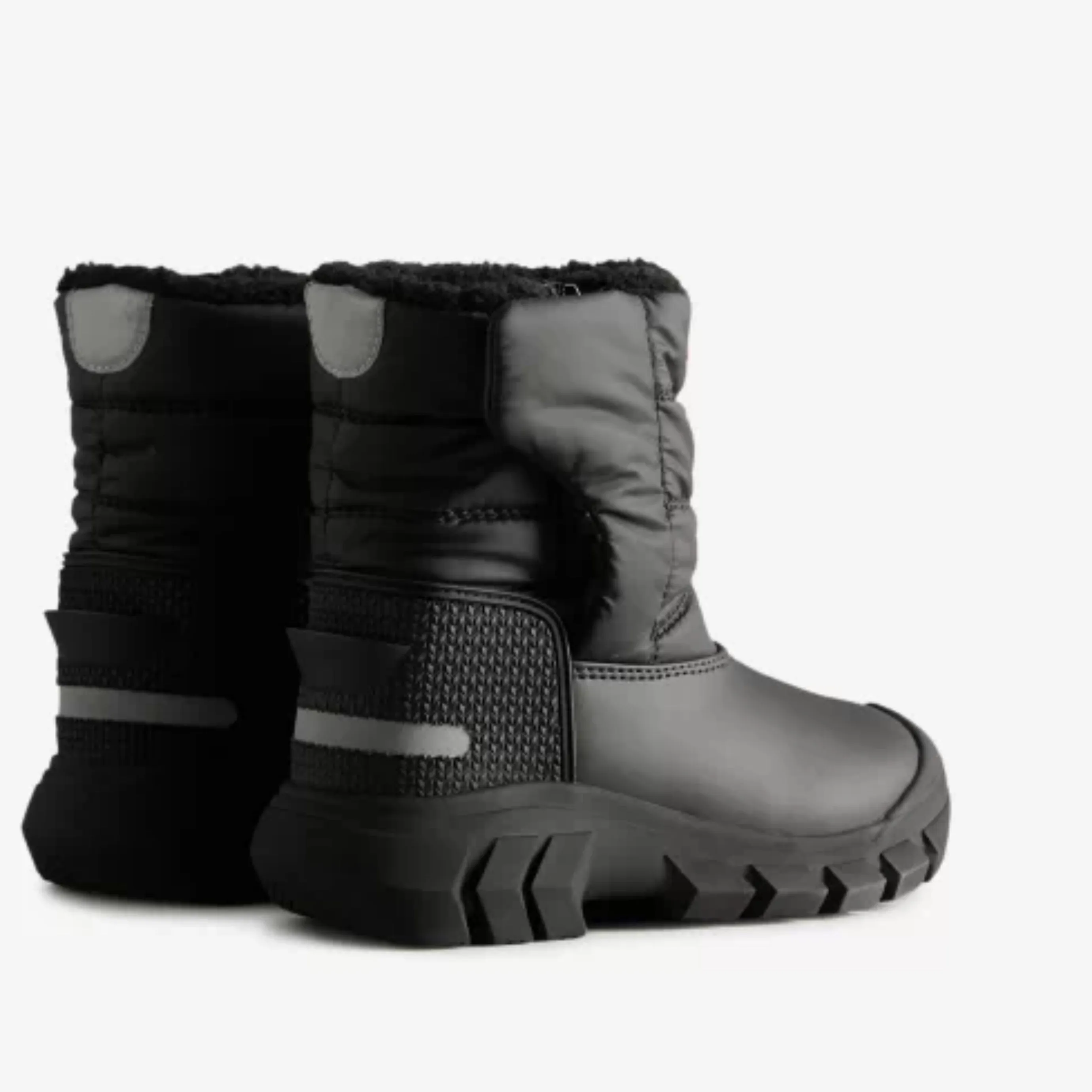 Big Kids Insulated Intrepid Snow Boot (Black)