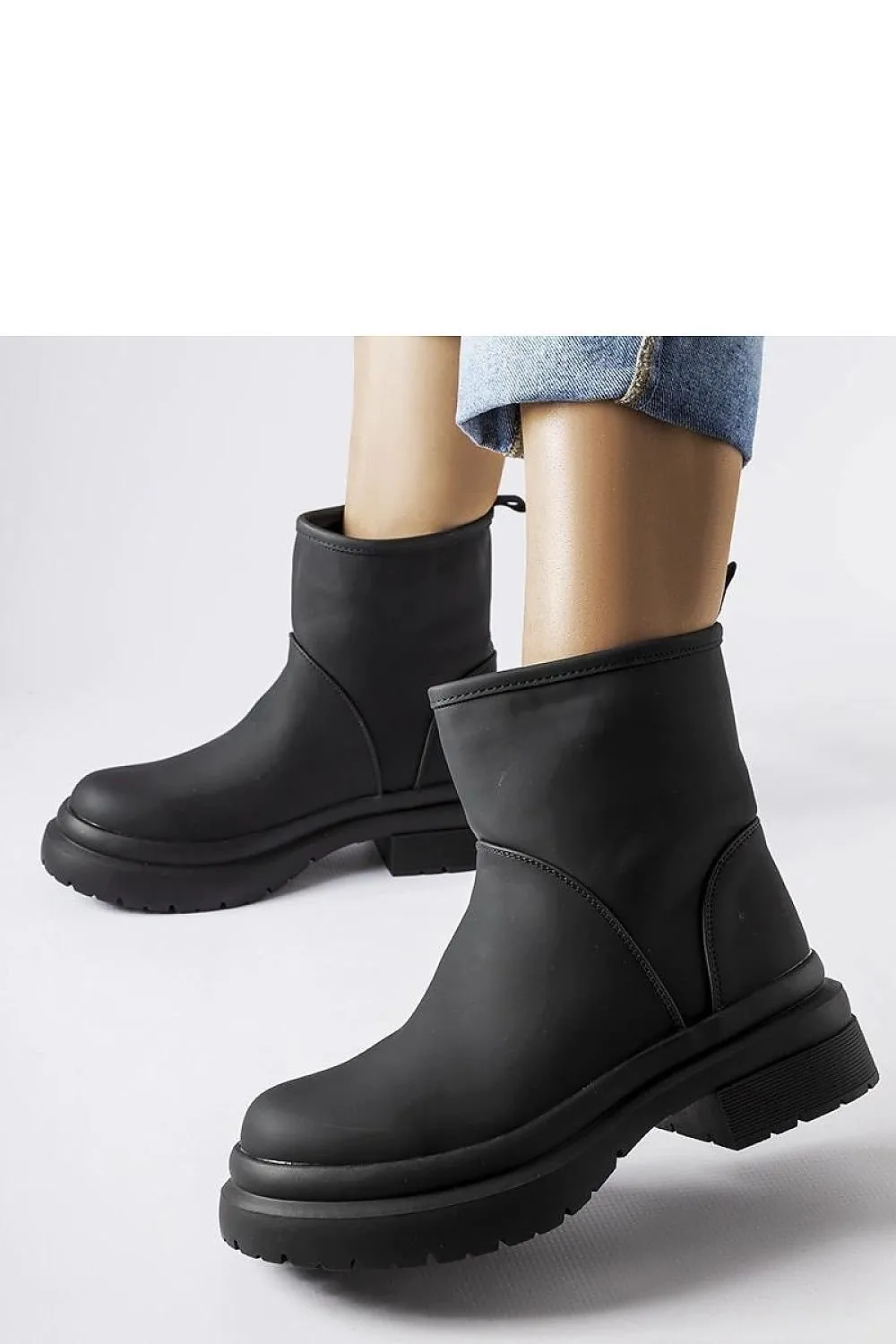 Black insulated rubber ankle boots