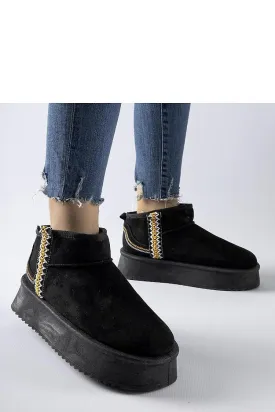 Black platform snow boots