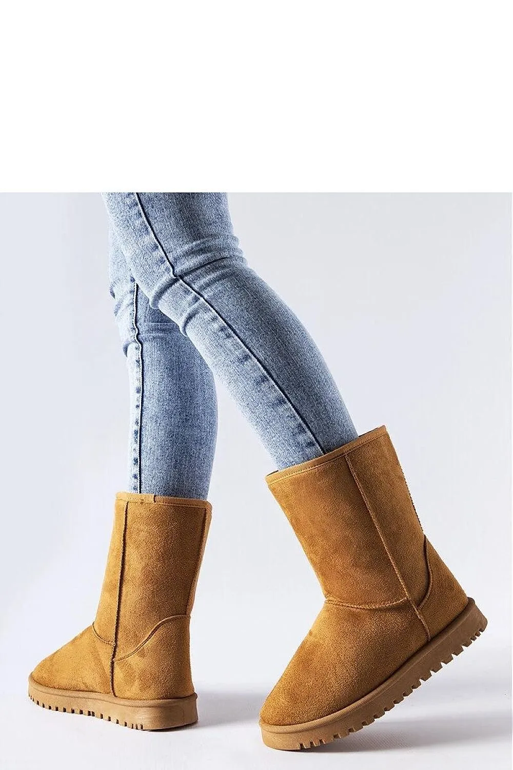 Brown insulated classic snow boots